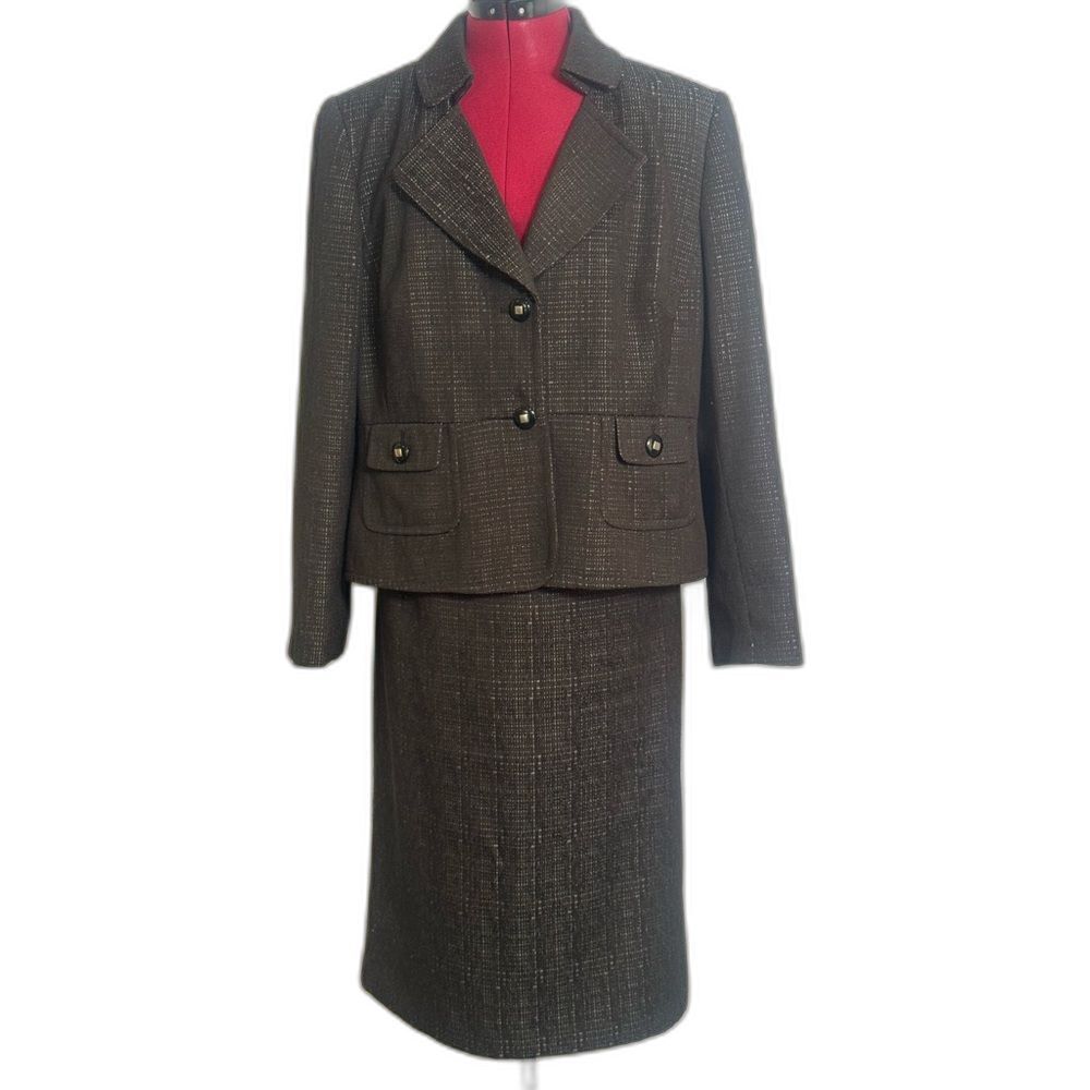 Suit Studio Skirt Suit Woman Size 14P Black & Silver 2-Piece Set Blazer & Skirt